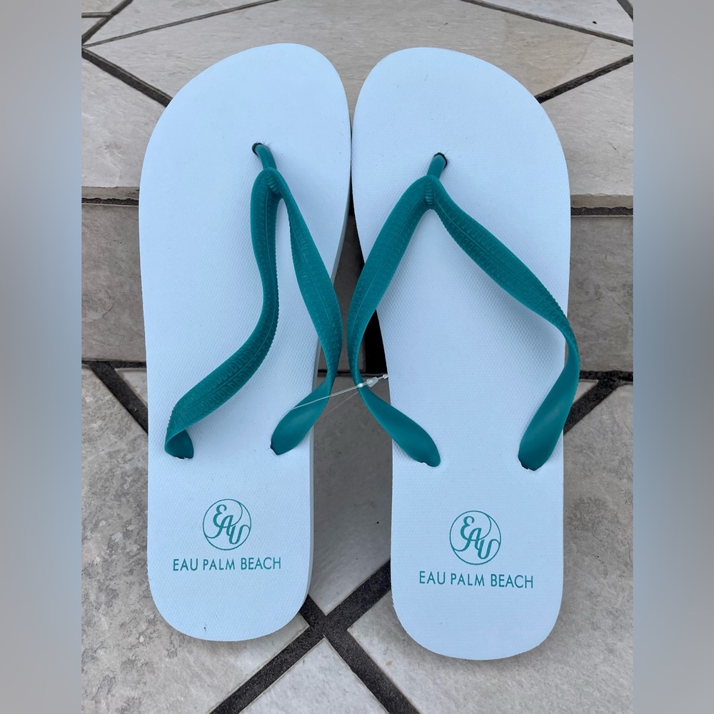 Eau - West Palm Beach - Flip flops - sz 11 - NEW
